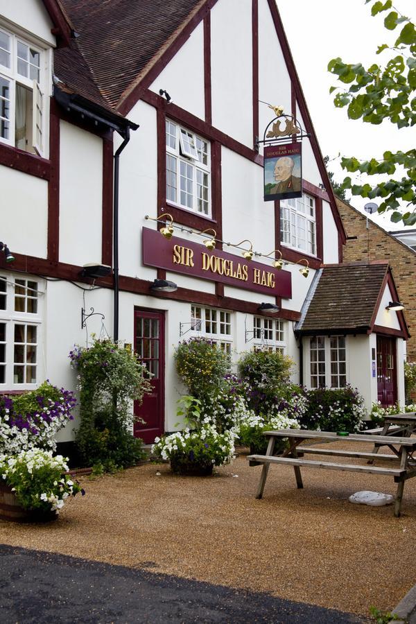 Sir Douglas Haig Inn Effingham Exterior photo