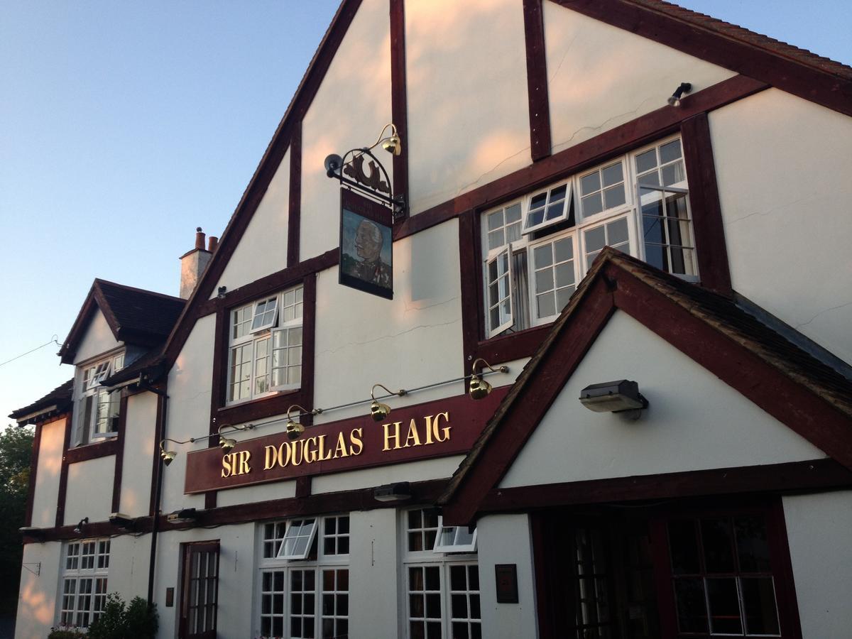 Sir Douglas Haig Inn Effingham Exterior photo