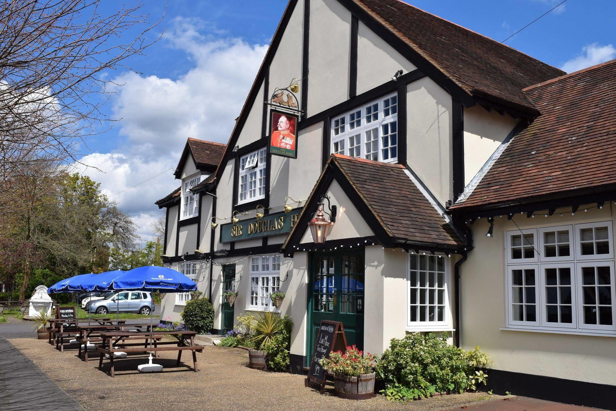 Sir Douglas Haig Inn Effingham Exterior photo